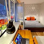 Apartamento Orange Metro Fast Wifi 1gbs Big Tv Hbo Appletv Varsóvia