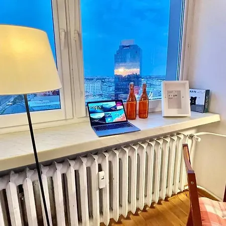 Orange Metro Fast Wifi 1gbs Big Tv Hbo Appletv 바르샤바