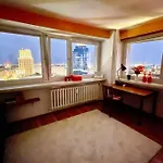 Orange Metro Fast Wifi 1gbs Big Tv Hbo Appletv Apartment