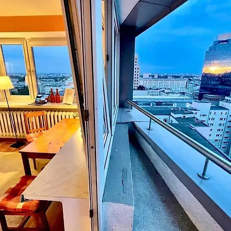 Appartement Orange Metro Fast Wifi 1gbs Big Tv Hbo Appletv *