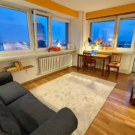Appartement Orange Metro Fast Wifi 1gbs Big Tv Hbo Appletv *
