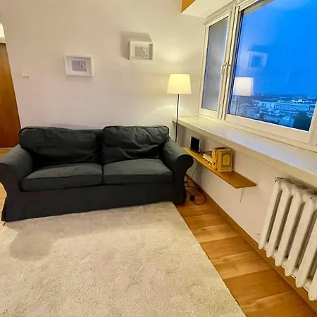 Orange Metro Fast Wifi 1gbs Big Tv Hbo Appletv Appartement