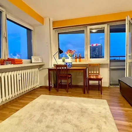 Orange Metro Fast Wifi 1gbs Big Tv Hbo Appletv Apartment Warsaw